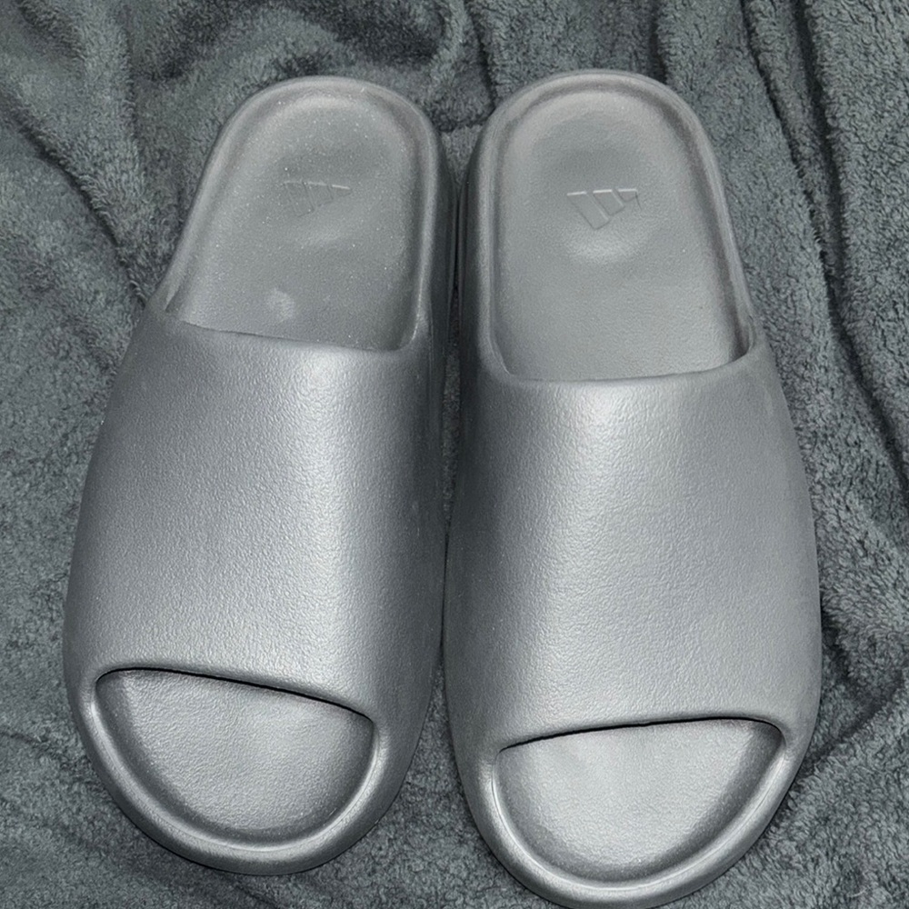 Yeezy Gray Slide Slides
